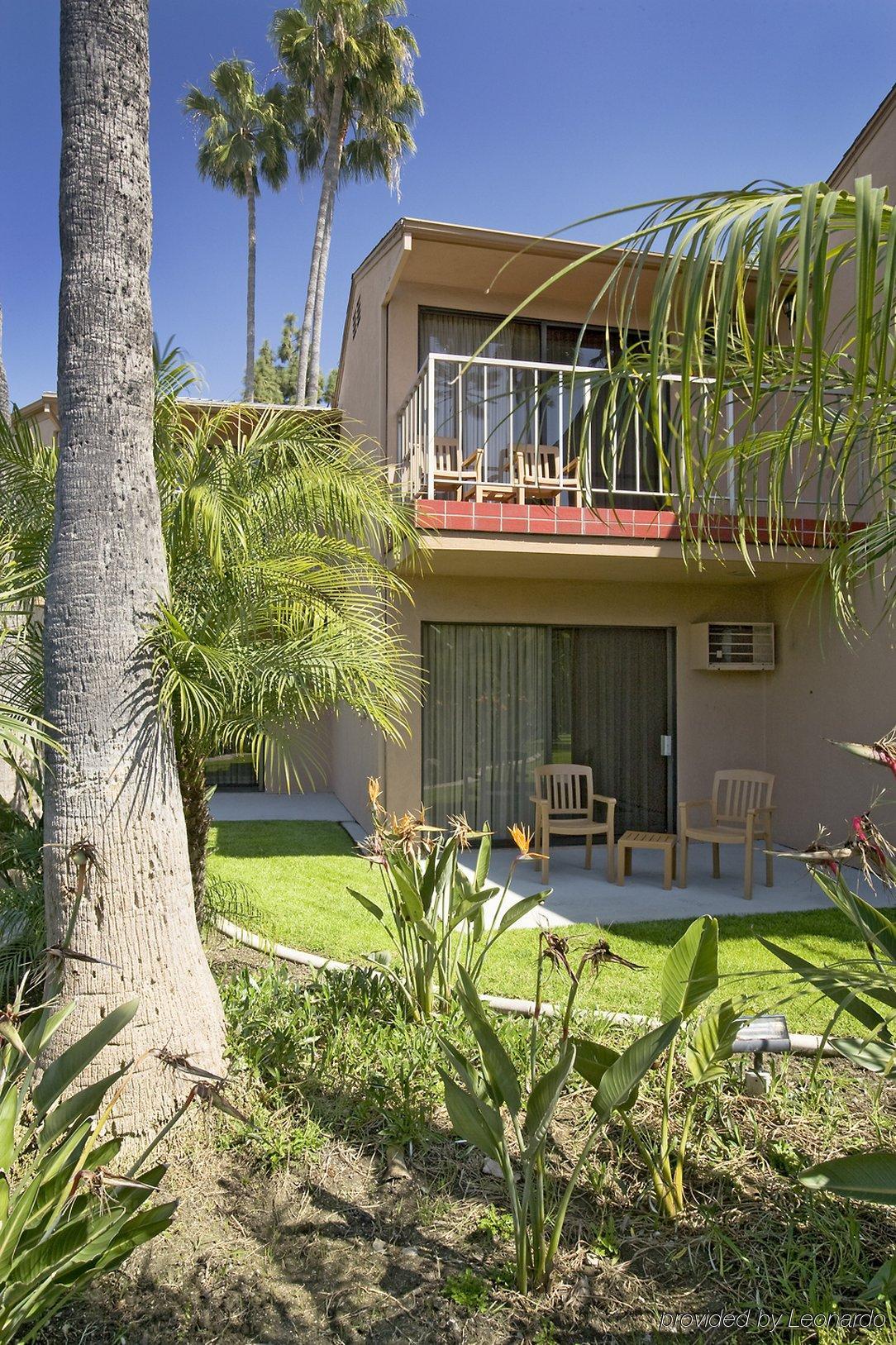 Best Western Pine Tree Motel Chino Exterior photo