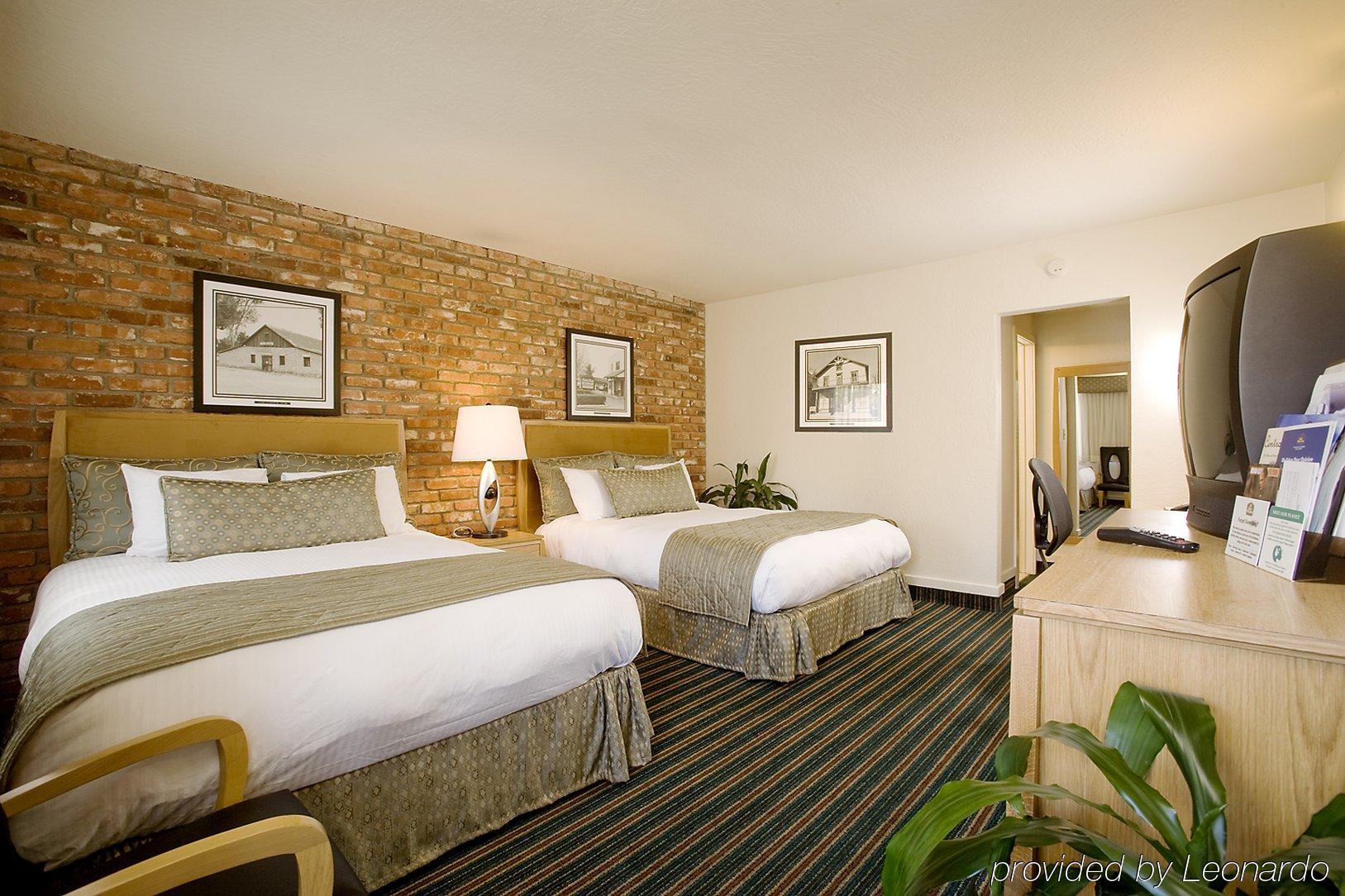 Best Western Pine Tree Motel Chino Room photo