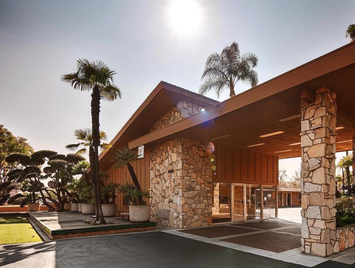 Best Western Pine Tree Motel Chino Exterior photo